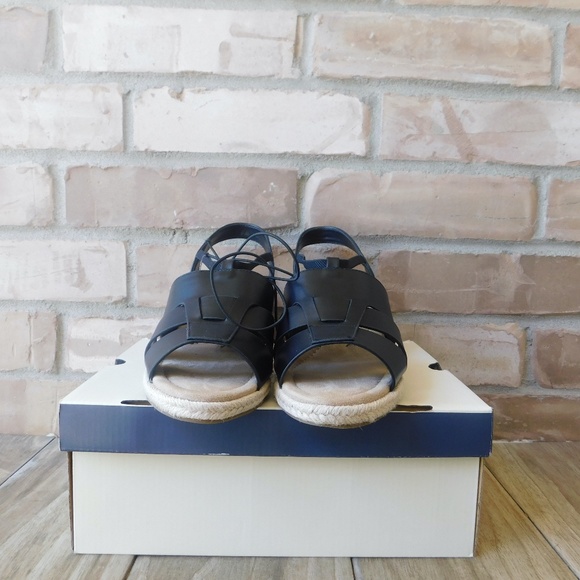 St. John's Bay Women's Lucy Black Wedge Sandals Size: 8.5 M - Picture 1 of 6